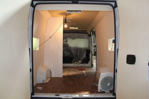lakoauto-biwak-egyedi-lakoauto-gyartas-fiat-ducato-2015-epul-00006329576E6-A6D8-FBA4-A1A8-B8F021C6D33C.jpg