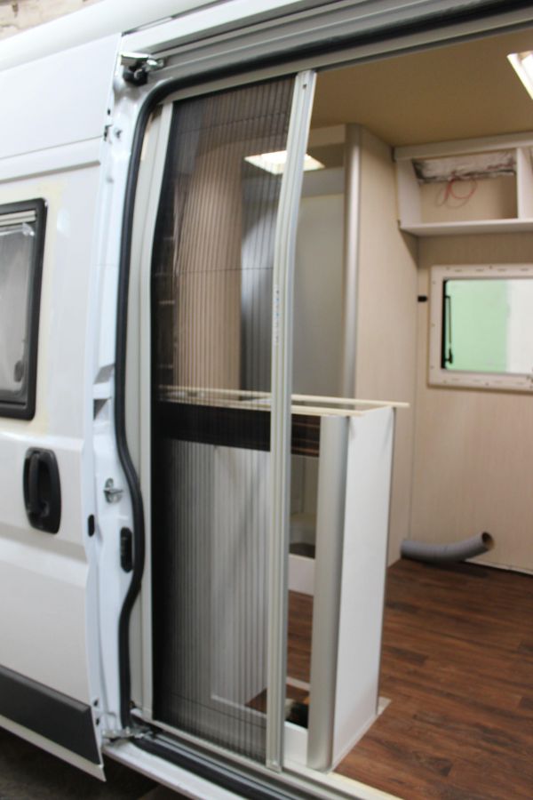 lakoauto-biwak-egyedi-lakoauto-gyartas-fiat-ducato-2015-epul-0002457A22130-EDCA-285B-CBC5-08044E8F4E47.jpg