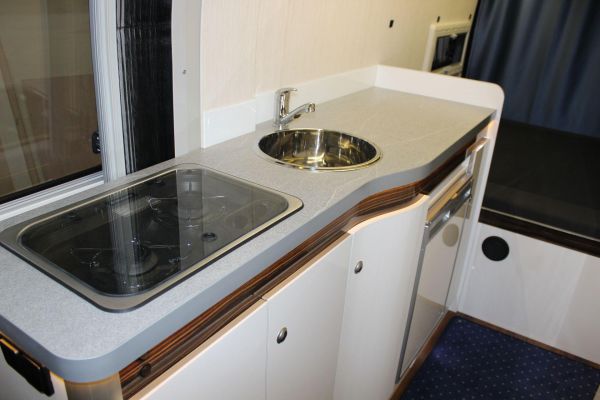 lakoauto-biwak-egyedi-lakoauto-gyartas-fiat-ducato-2015-kesz-00002E8C0D446-4C65-4597-DB7E-BE575ECCEDDC.jpg