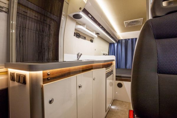 lakoauto-biwak-egyedi-lakoauto-gyartas-fiat-ducato-2015-kesz-000289B098DEE-33B7-B0BF-D3FA-B01406366BA5.jpg