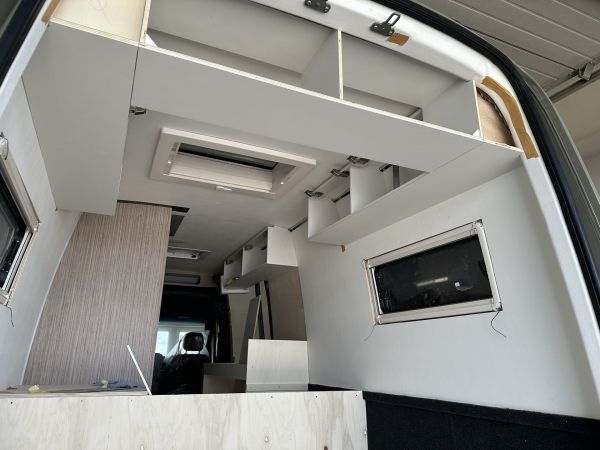 biwak-egyedi-laoauto-keszites-gyartas-mercedes-benz-sprinter-4x4-lakoauto-2026-epul-01015384219-2072-5F78-D924-4AF78DF3917E.jpg