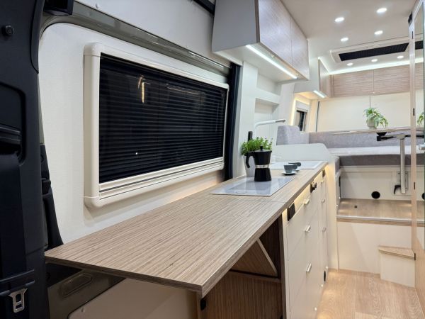 biwak-egyedi-laoauto-keszites-gyartas-mercedes-benz-sprinter-4x4-lakoauto-2026-kesz-018B27BC7D8-B192-BB0B-481B-110188D618A8.jpeg