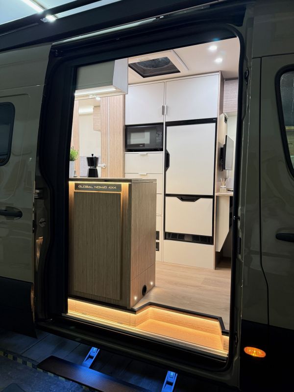 biwak-egyedi-laoauto-keszites-gyartas-mercedes-benz-sprinter-4x4-lakoauto-2026-kesz-0193FE5F794-03B4-94C5-8A46-985993B72283.jpeg