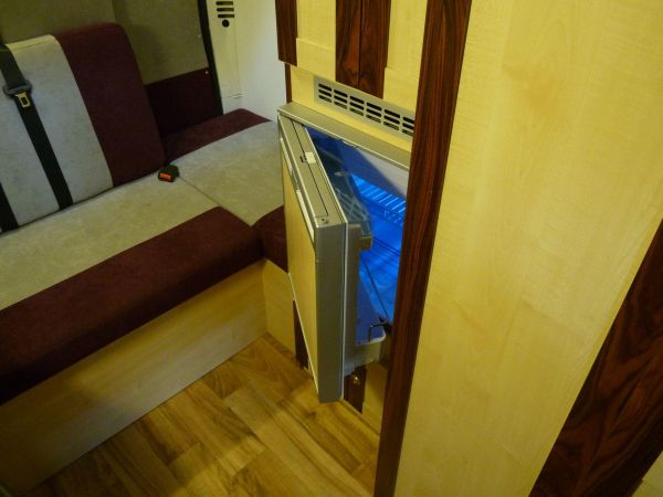 kempingauto-biwak-egyedi-lakoauto-gyartas-fiat-ducato-2010-kesz-000147299ED86-A2D7-DB49-F4F7-E881A6522675.jpg